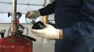 skidanje gumice sa poklopca uljnog filtera