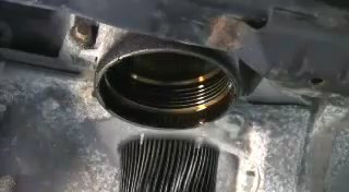 vađenje starog filtera ulja